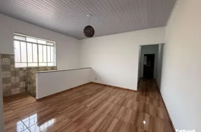 Casa com 2 quartos para alugar na Vila Zelina, São Paulo 
