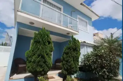 Casa de Condomínio à Venda – Alto Padrão, conforto e requinte.