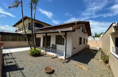 Casa Averbada Semi Mobiliada no Adhemar Garcia – Completa e Pronta pra Morar!