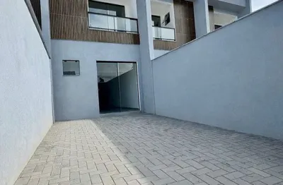 Sobrado Geminado Moderno com Suíte no Floresta – Conforto e Espaço para sua Família