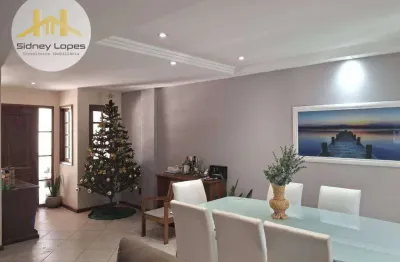 Ótima casa em condomínio super valorizado em região nobre  com 4 quartos sendo 2 suítes