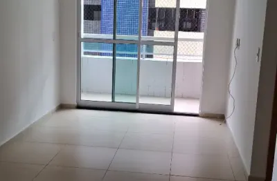 Aluga-se apartamento 2 quartos sendo 1 suíte em Tambaú, próximo da praia