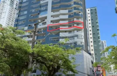Belíssimo apartamento pertinho da praia na quadra do mar, com duas vagas