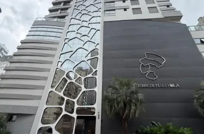 Edifício alto padrão, finíssimo acabamento , perto do mar, para pessoas exigentes