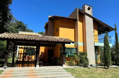 Sobrado tipo Chalé + 01 casa em terreno amplo em Chapada dos Guimarães