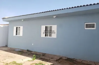 Venda com três quartos sendo duas suites casa no  Residencial Parque Universitário em Cuiabá-MT