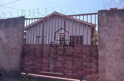 Casa à venda em Cuiabá-MT, Pascoal Ramos: 02 quartos, 01 sala, 1 banheiro, 3 vagas de garagem, 36,92 m² de área.