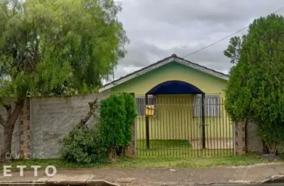 Casa de esquina com ampla sobra de terreno- los angeles