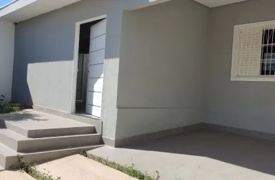 Casa térrea  santa cruz i com 260m² 03 quartos sendo 01 suíte ,piscina grande