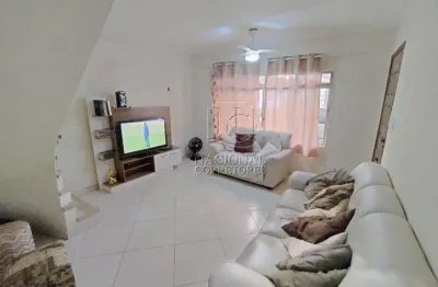 Sobrado de esquina à venda no bairro utinga – 206m², 3 dormitórios e 3 vagas cobertas
