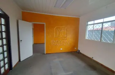 Imóvel de esquina em rua movimentada - 263m² construídos, ideal para renda ou edificação