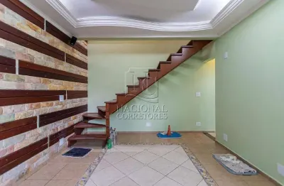 Sobrado de 150m² de área útil à venda no príncipe de gales