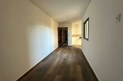 Apartamento com 2 dormitórios, 1 suíte e varanda - vila vitória, santo andré