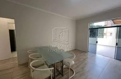 Casa assobradada reformada com varanda gourmet no novo homero thon