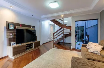 Sobrado com 3 suítes planejadas, área gourmet e 4 vagas no parque das nações