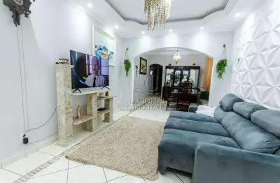 Linda casa assobradada para locação com 4 dormitórios, 1 Suíte, 3 vagas no Parque Erasmo Assunção – 195m²