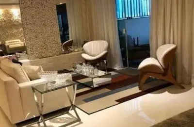 Cobertura duplex de 234m2 com 3 quartos na Vila Gomes Cardim.