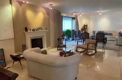 Apartamento de 276m2 com 4 quartos em Campo Belo - São Paulo - SP.