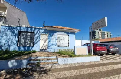 Casa Comercial para Aluguel no Centro de Cascavel – 120m² Internos + 150m² Externos