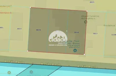 Terreno com 1776,00 m², a duas quadras da Avenida Brasil à Venda no Centro de Cascavel/PR