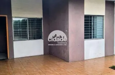 Casa Residencial à Venda em Cascavel, Bairro Interlagos — Alugada, Financiamento Aceito