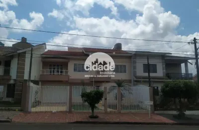 Sobrado à venda, 3 quartos, 1 suíte, 4 vagas, Centro - Cascavel/Pr
