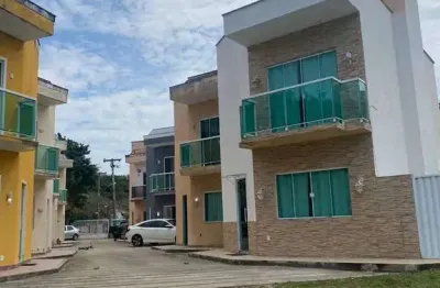 Casa em condomínio duplex  03 quartos no canal navegado - cabo frio/rj