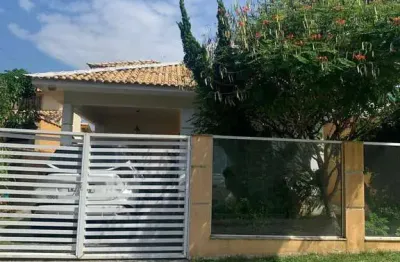 Encantadora casa à venda no condomínio dos pássaros,  cabo frio/rj