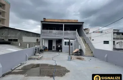 Ampla casa para locação residencial ou comercial - cabo frio/rj