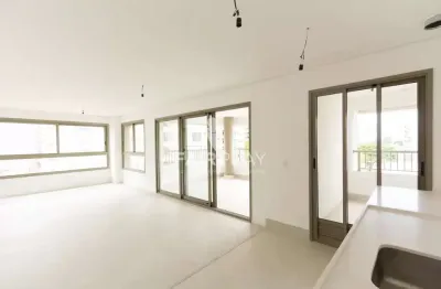 Apartamento em Moema, são 146m de area util, quatro dormitórios sendo duas suítes, 2 vagas de garagem !