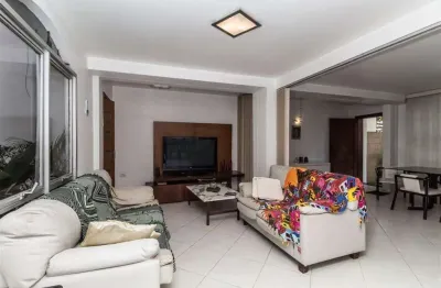 Casa com 4 dormitórios à venda, 180 m² por R$ 1.380.000,00 - Campo