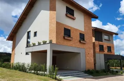 Casa com 4 quartos à venda na Avenida Doutor Irineu Gonçalves Da Silva, 2335, Recanto Araucária, Campos do Jordão