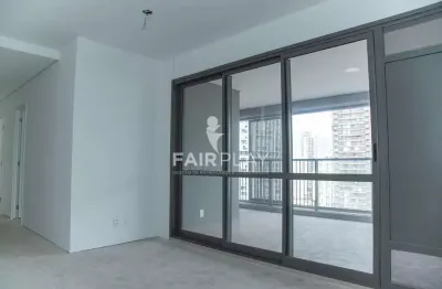 Apartamento no Brooklin, 95m de area util, três suítes, duas vagas de garagem !