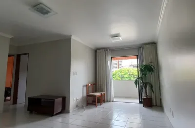 Oportunidade no Miramar com 3 quartos + 1 reversível, varanda e 2 vagas de garagem