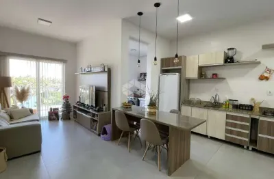 Apartamento semimobiliado 02 dormitórios com sacada em vera cruz.