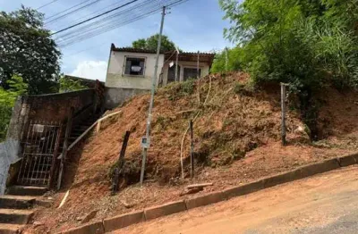 Casa para Venda em Coronel Fabriciano, SURINAN, 2 dormitórios, 1 banheiro
