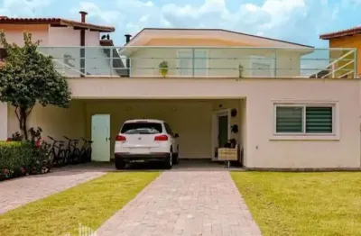 Rr7252 casa 234m² residencial 6 - oportunidade - 4 dorms 6 vagas - santana de parnaíba, sp - ótima localização - alphaville