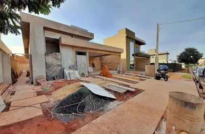 Casa térrea nova com 03 dormitórios sendo 01 suíte em condomínio fechado