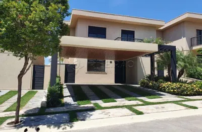 Casa a venda em condomínio com 3 suítes e piscina vila do golf