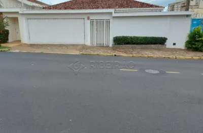 Casa térrea de uso misto no bairro jd. sumaré com  03 salas, recepção, 04 dormitórios  com armários planejados sendo 03 suites, piscina.