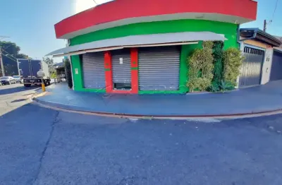 Casa térrea de  esquina  de  uso misto com 03 dormitórios sendo 01 suite, 02 salões no  bairro jd. manoel penna.