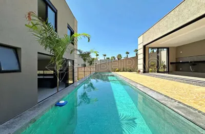 Sobrado com piscina à venda em condomínio 04 suítes 04 vagas alphaville