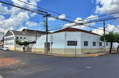 Galpão com pátio para locação paralelo a av. são paulo e saudade
