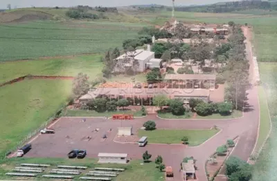 Área com galpões para venda com 75mil m² perpendicular a sp-333