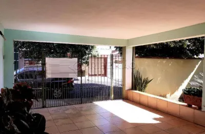 Casa térrea com 3 dormitórios e lazer para venda no castelo branco