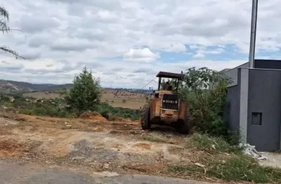 Terreno à venda na Rua Albertino Roque, 1, Iporanga, Sete Lagoas por R$ 190.000