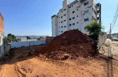 Terreno à venda na Rua José Ferreira Mendes, 79, Iporanga, Sete Lagoas por R$ 230.000