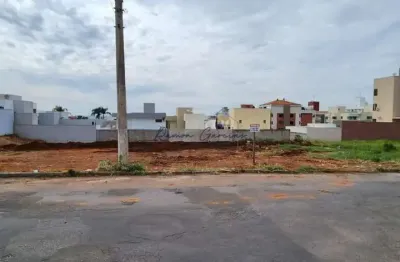 Terreno à venda na Rua Bernardo Valadares Vasconcelos, 1, Mangabeiras, Sete Lagoas por R$ 370.000
