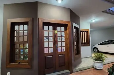 Casa com 3 quartos à venda na Rua Terenas, 955, Santa Rita de Cássia, Sete Lagoas por R$ 1.100.000