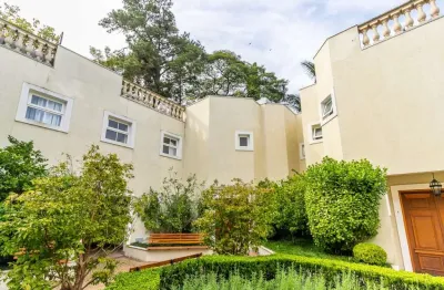 Casa em condomínio para venda com 4 quartos, sendo 4 suítes, 533.45m²